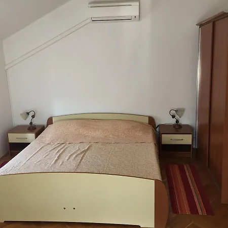 Bed & Breakfast Tri Srca & 3*